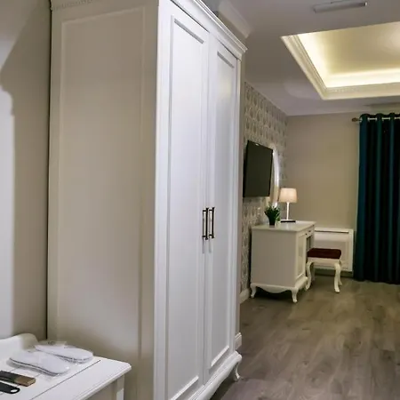 Legacy Boutique Hotel 4*