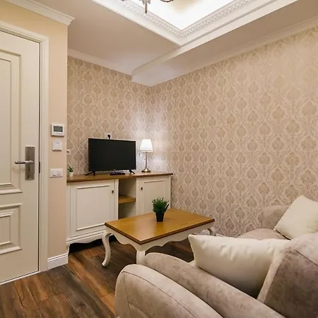 Legacy Boutique Korça