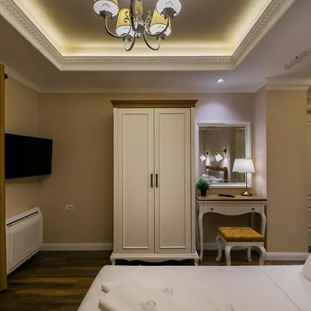 Legacy Boutique Korce