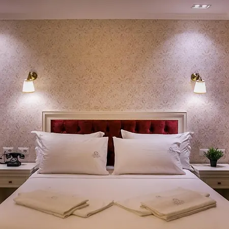 Hotel Legacy Boutique 4*