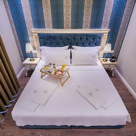 Hotel Legacy Boutique 4*